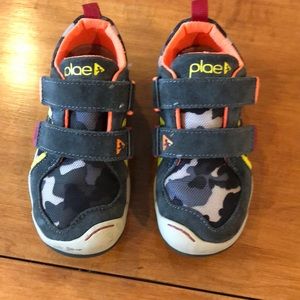Plae size 11 toddler shoes